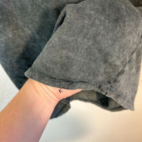 Autark Label Womens T Shirt M Gray Acid Wash Stretch Scoop Neck Cotton - Picture 6 of 8